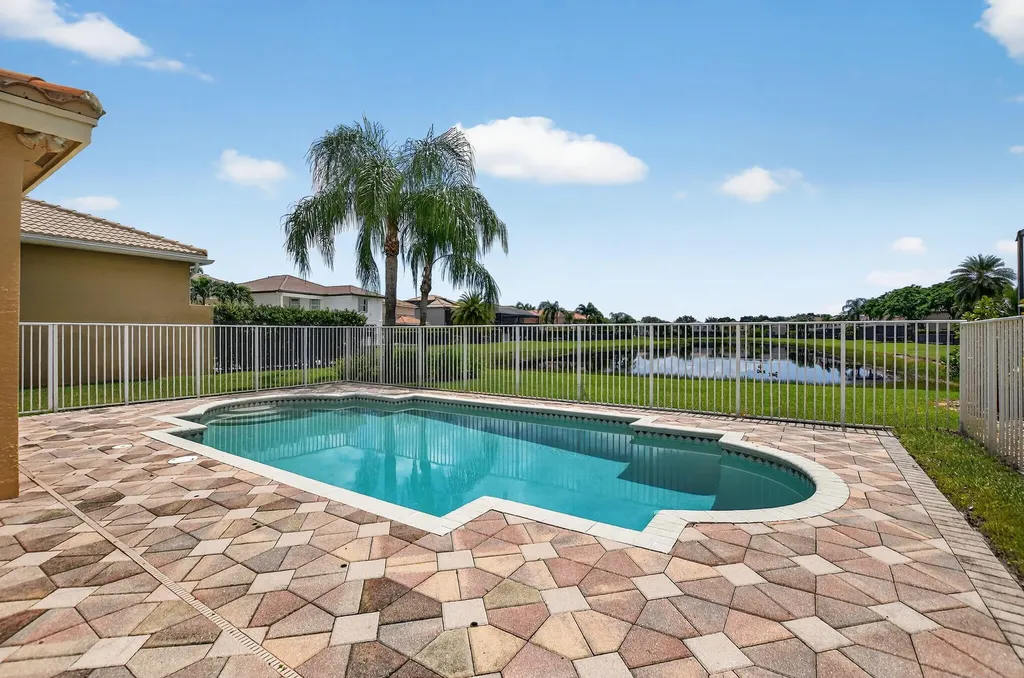 8326 Emerald Winds Circle Boynton Beach FL 33473