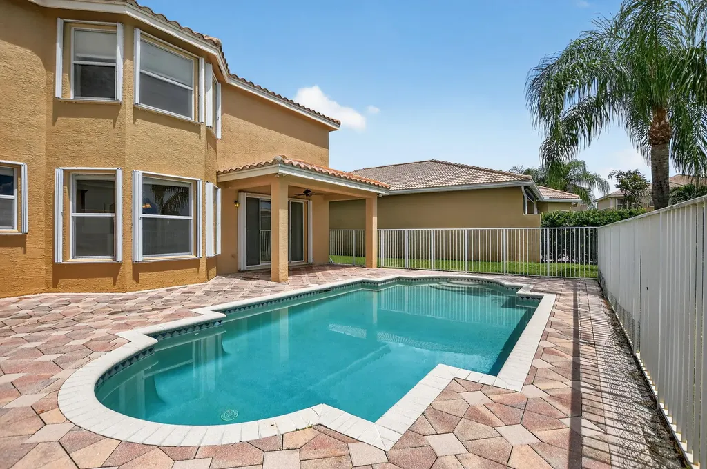 8326 Emerald Winds Circle Boynton Beach FL 33473