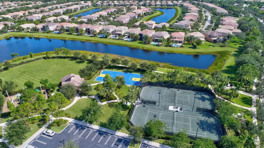 8326 Emerald Winds Circle Boynton Beach FL 33473