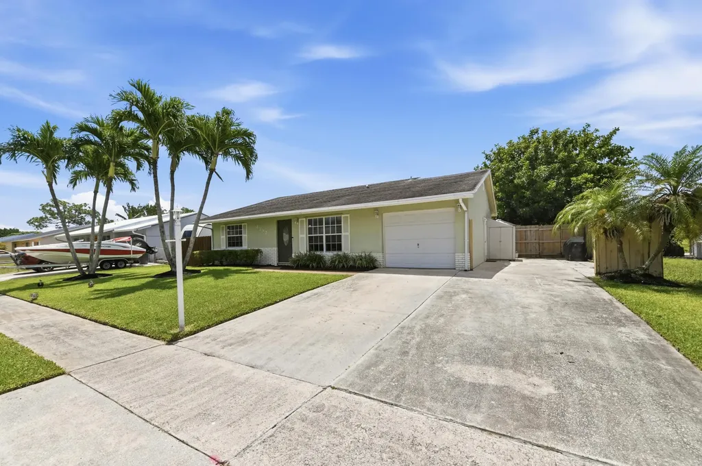 4732 Carthage Circle S Lake Worth FL 33463