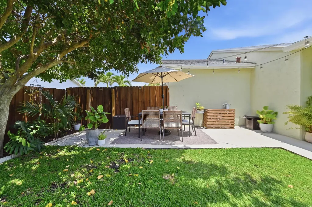 4732 Carthage Circle S Lake Worth FL 33463