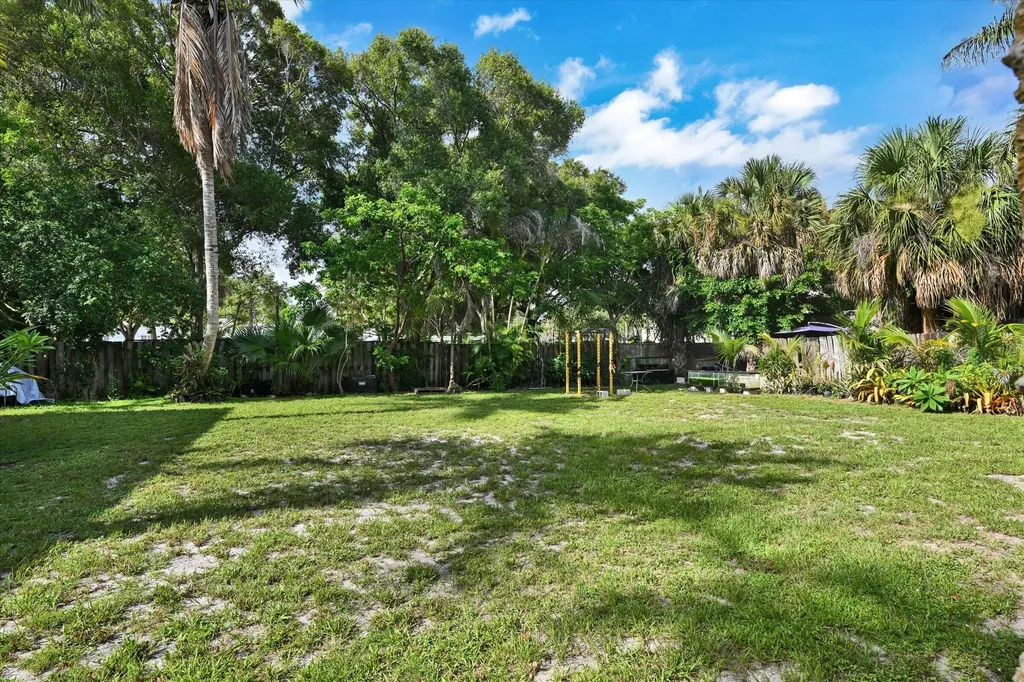 404 Fern Jupiter FL 33458