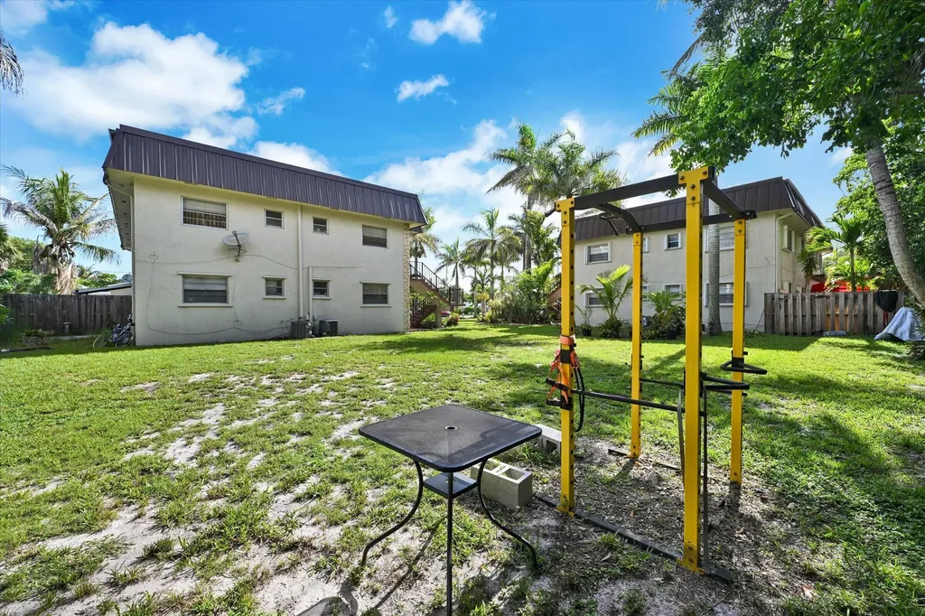 404 Fern Jupiter FL 33458