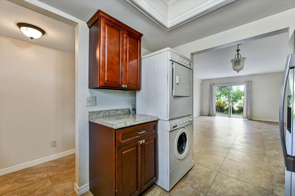 404 Fern Jupiter FL 33458