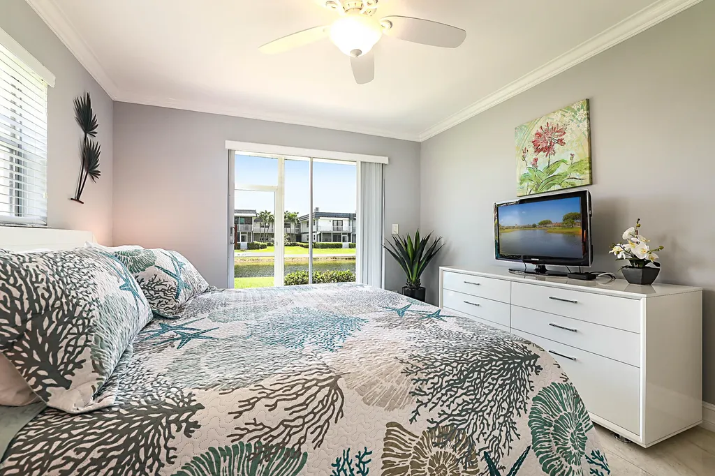 308 Saxony G Delray Beach FL 33446