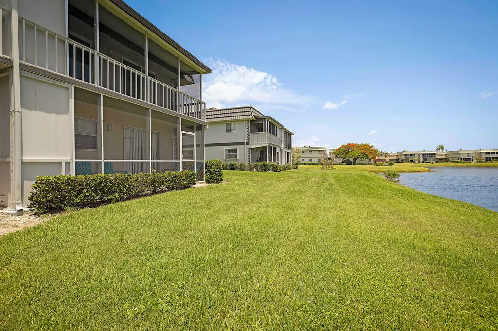 308 Saxony G Delray Beach FL 33446