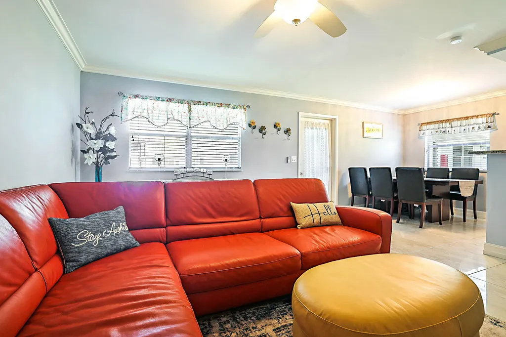 308 Saxony G Delray Beach FL 33446