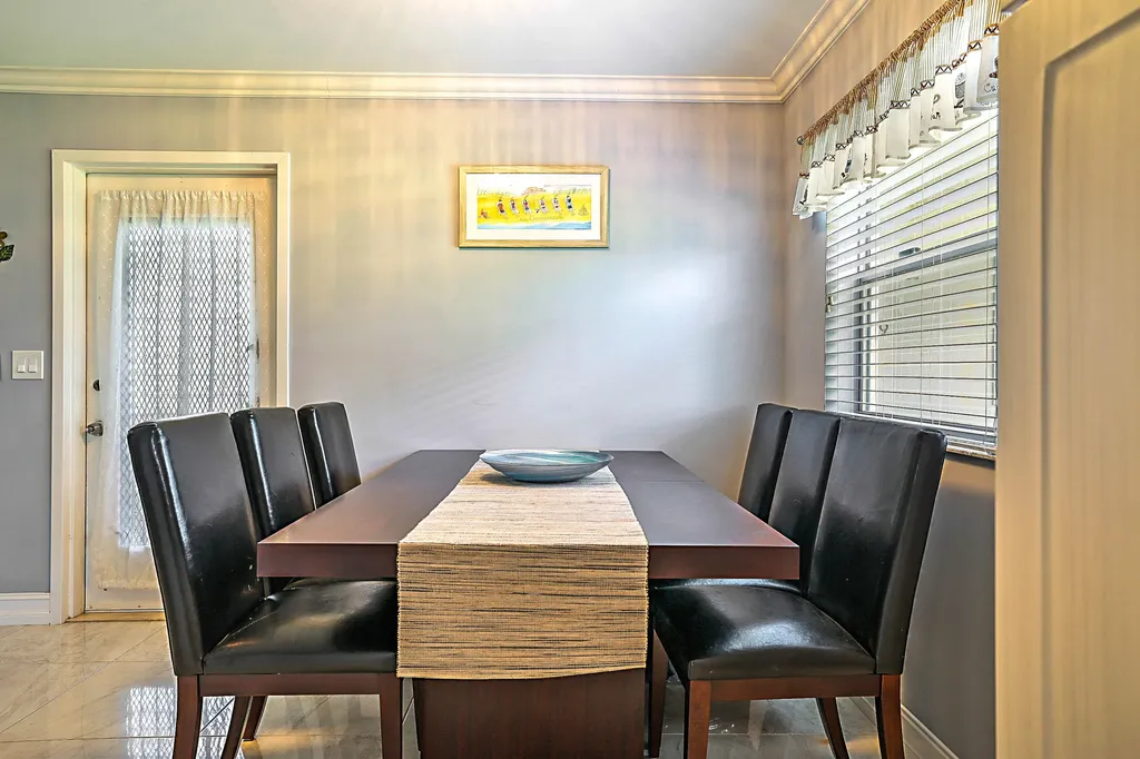308 Saxony G Delray Beach FL 33446