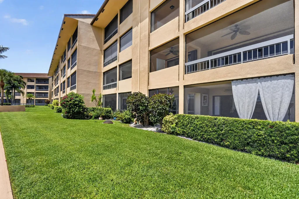 1036 Us Highway 1 North Palm Beach FL 33408