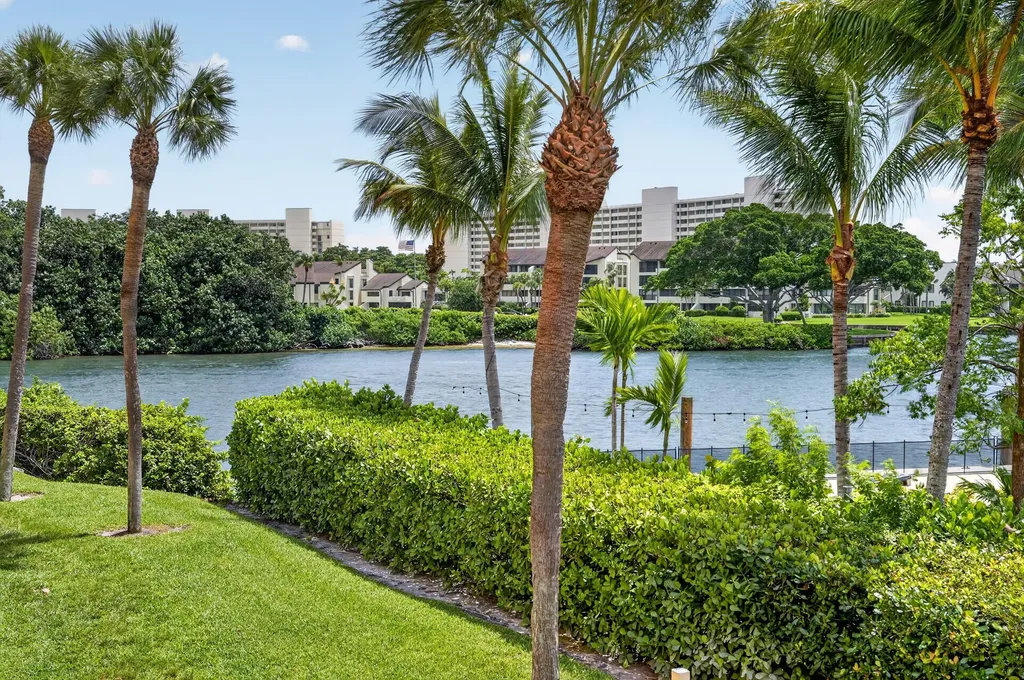 1036 Us Highway 1 North Palm Beach FL 33408