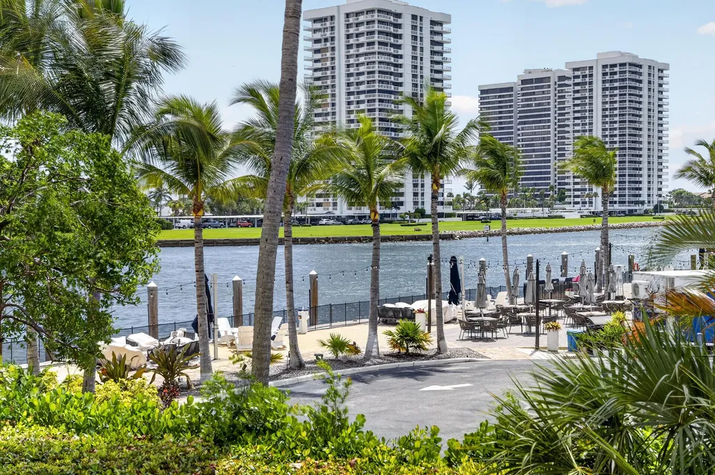 1036 Us Highway 1 North Palm Beach FL 33408