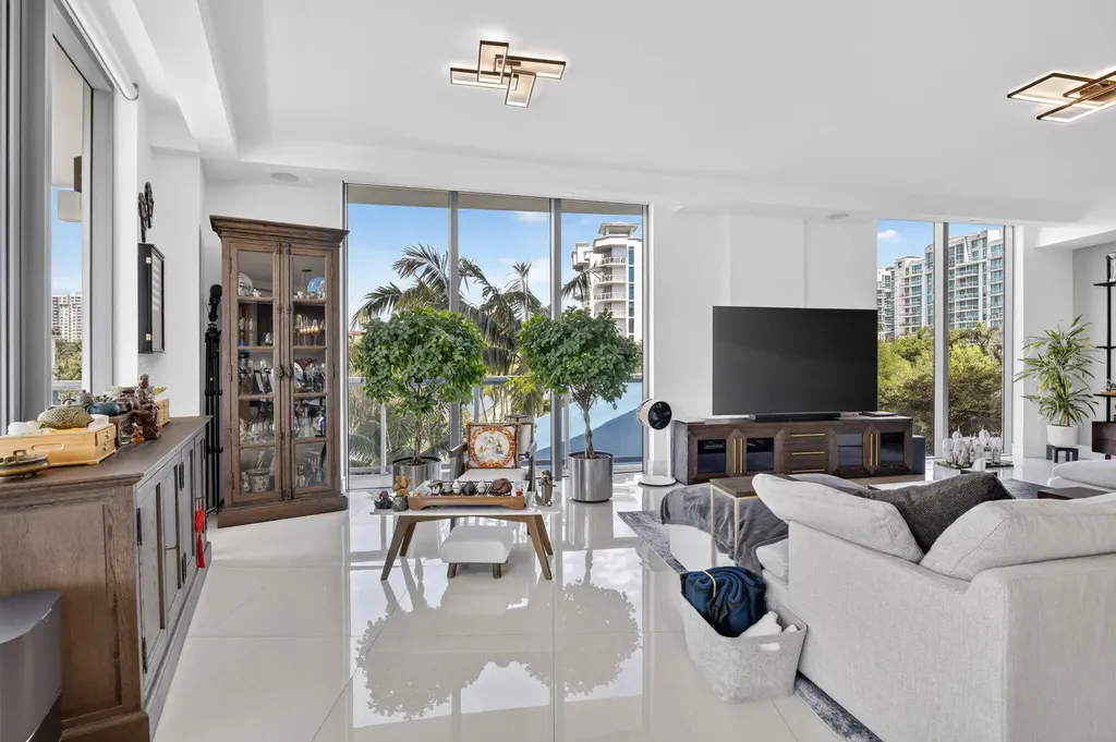 3250 NE 188th Street Aventura FL 33180