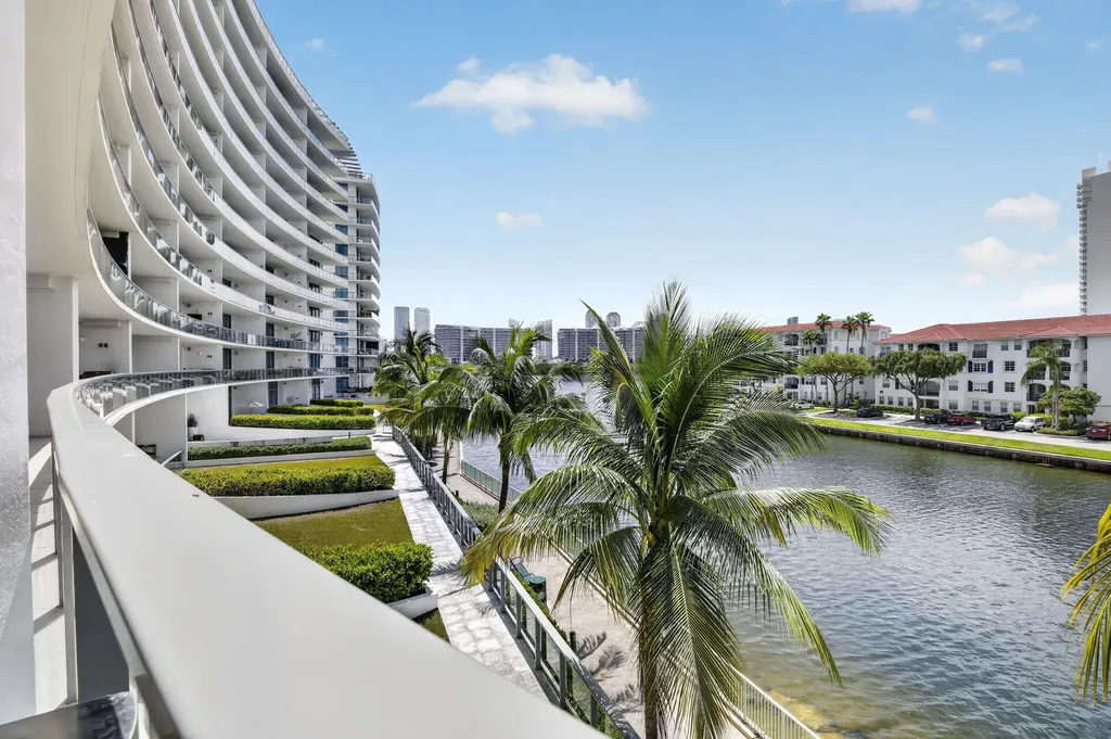 3250 NE 188th Street Aventura FL 33180