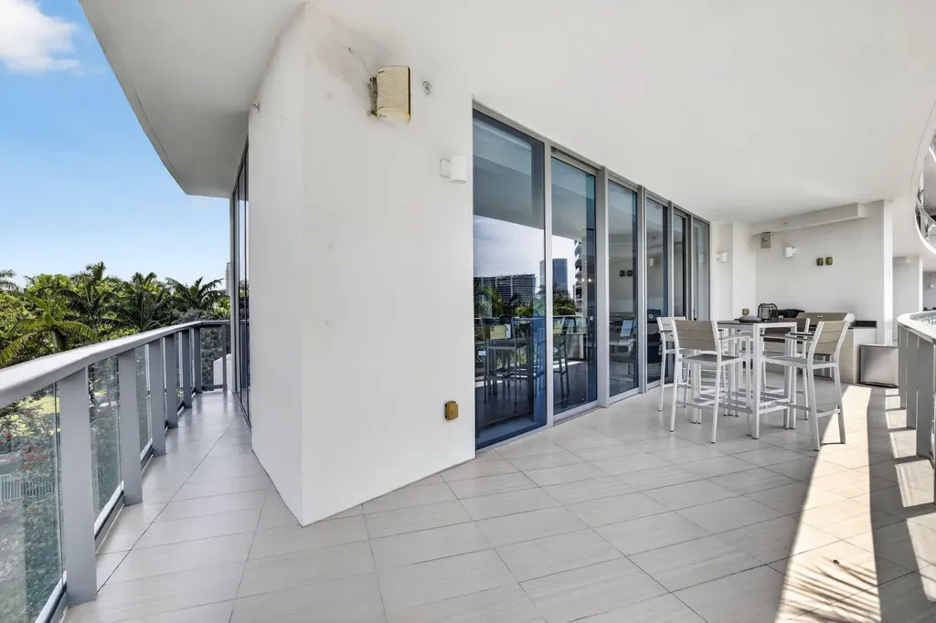 3250 NE 188th Street Aventura FL 33180