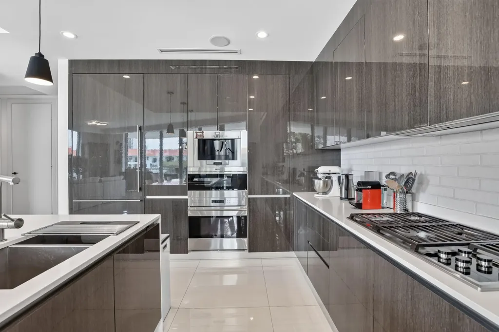 3250 NE 188th Street Aventura FL 33180