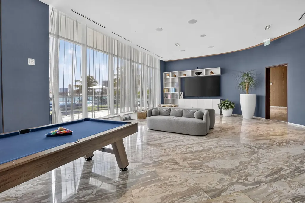 3250 NE 188th Street Aventura FL 33180