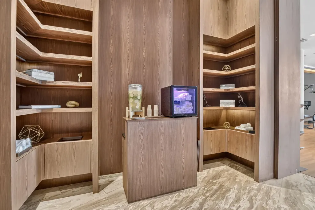 3250 NE 188th Street Aventura FL 33180