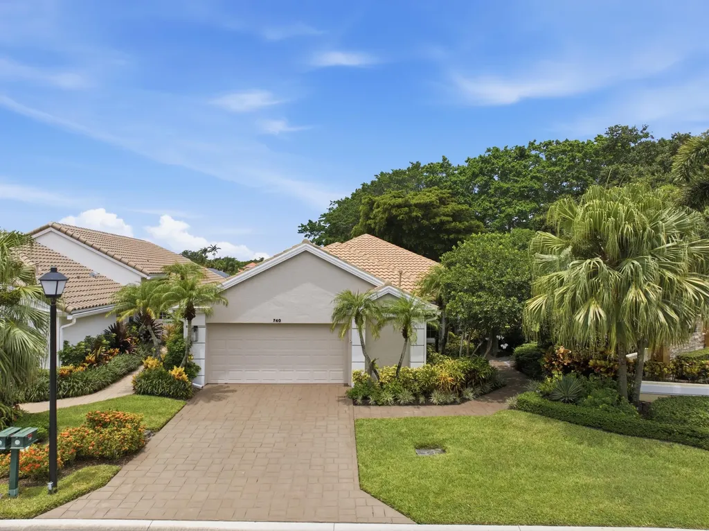 740 Pinehurst Way Palm Beach Gardens FL 33418