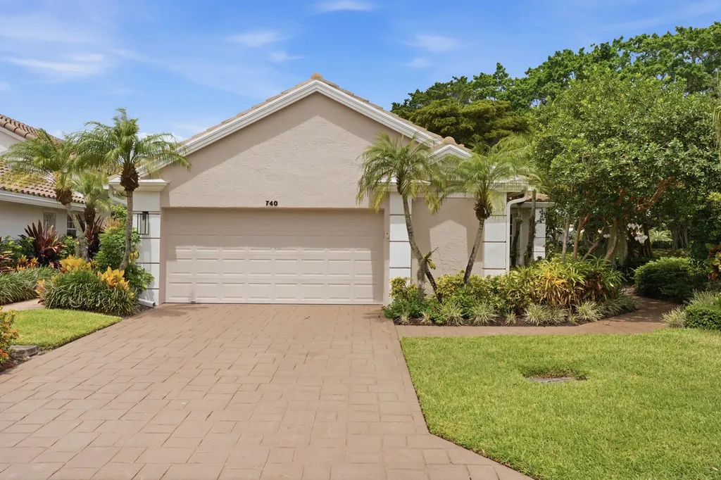 740 Pinehurst Way Palm Beach Gardens FL 33418
