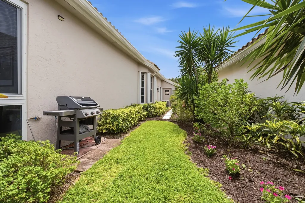 740 Pinehurst Way Palm Beach Gardens FL 33418