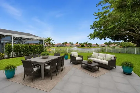 740 Pinehurst Way Palm Beach Gardens FL 33418