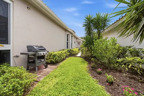 740 Pinehurst Way Palm Beach Gardens FL 33418