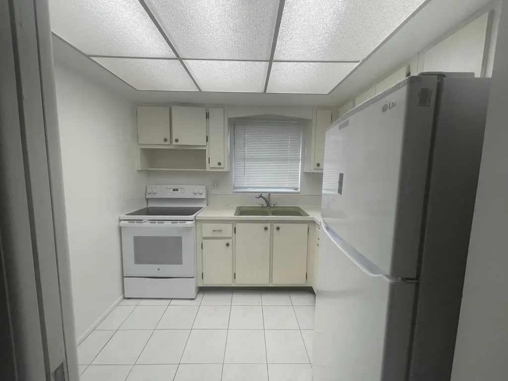 2676 Dudley Drive E West Palm Beach FL 33415