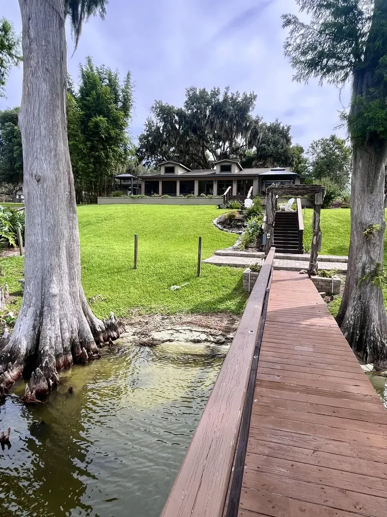 30139 Johnsons Point Road Leesburg FL 34748