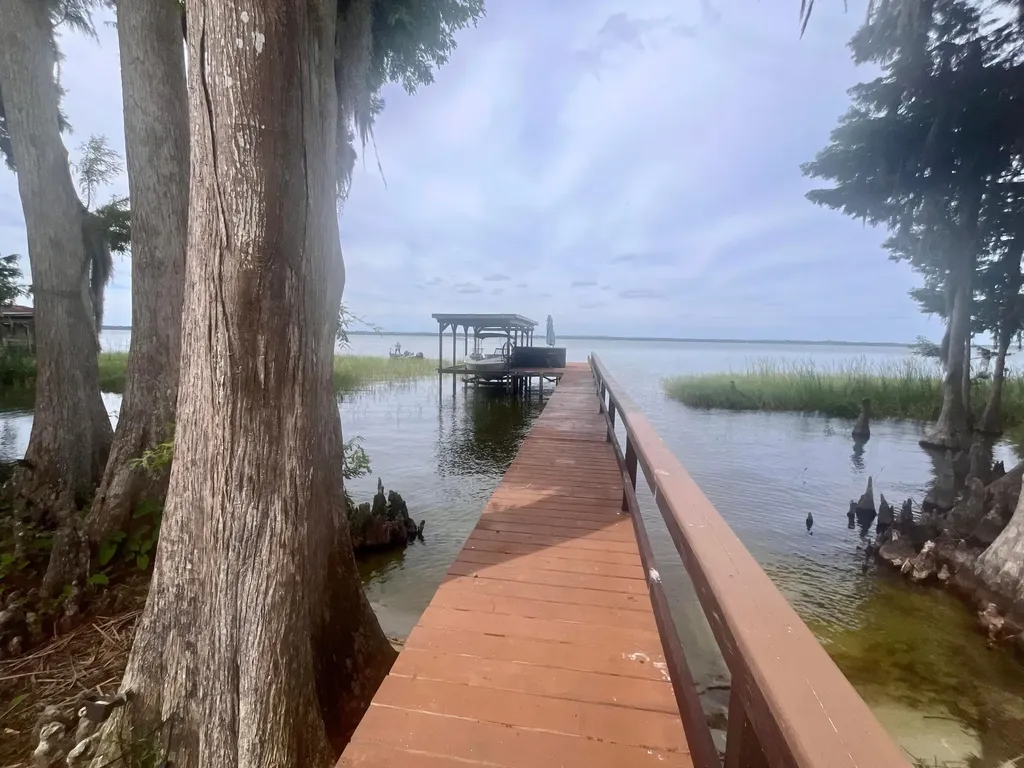 30139 Johnsons Point Road Leesburg FL 34748