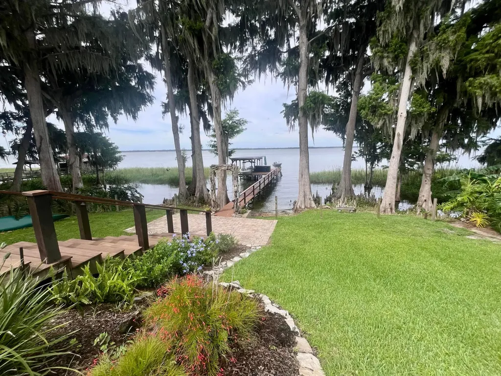 30139 Johnsons Point Road Leesburg FL 34748