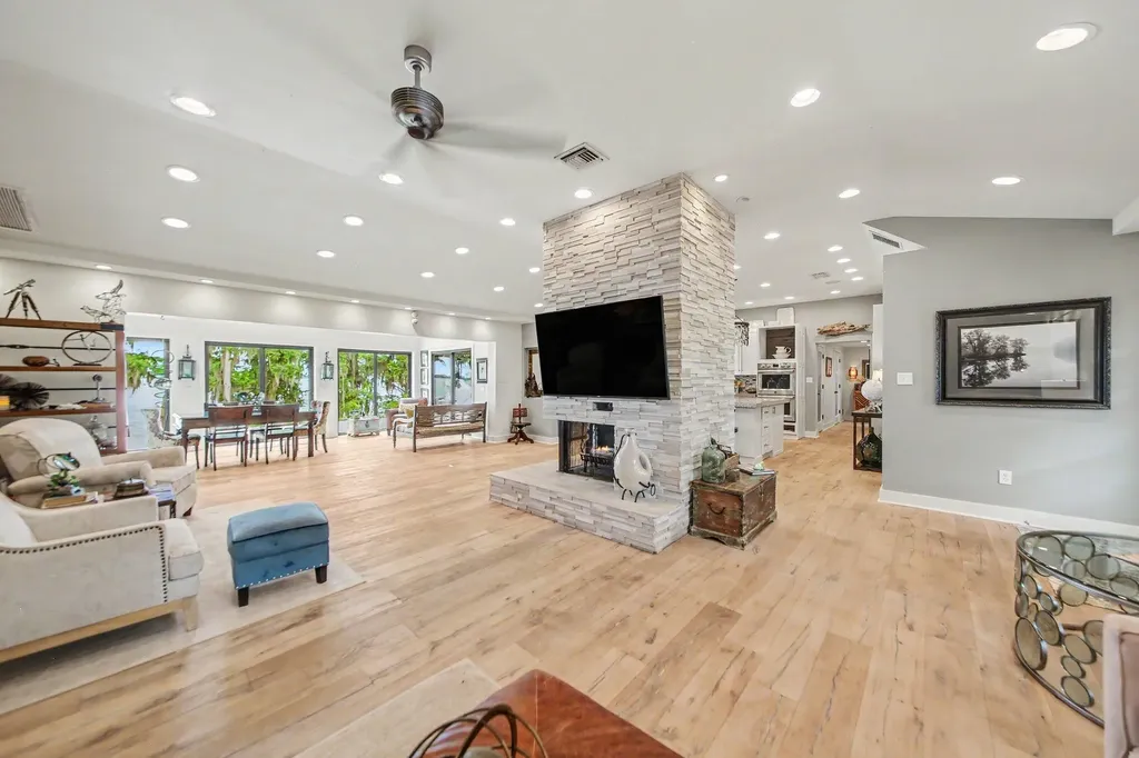 30139 Johnsons Point Road Leesburg FL 34748