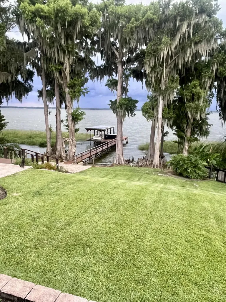 30139 Johnsons Point Road Leesburg FL 34748