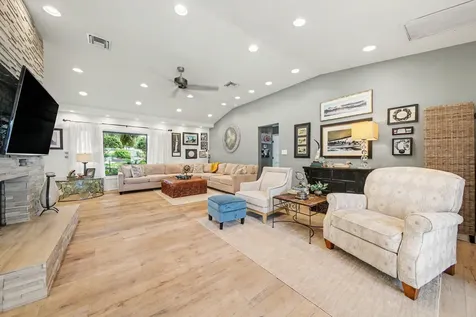 30139 Johnsons Point Road Leesburg FL 34748