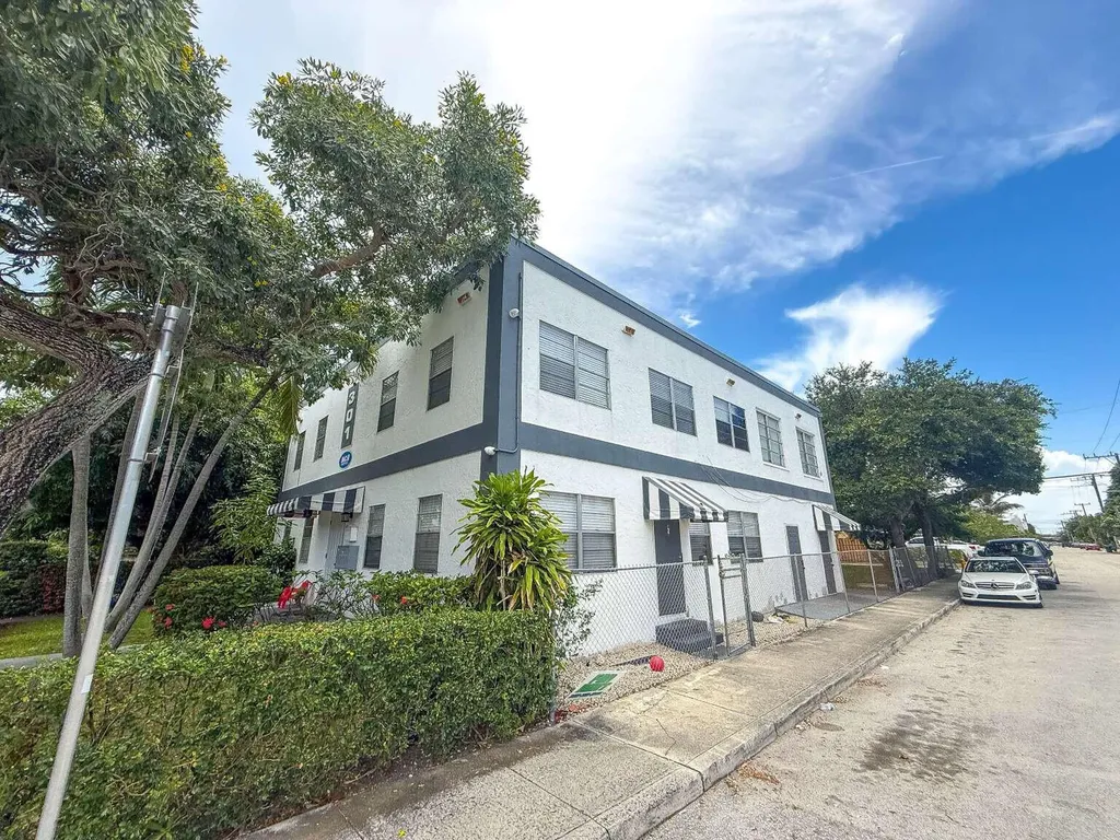 301 S M Street Lake Worth Beach FL 33460