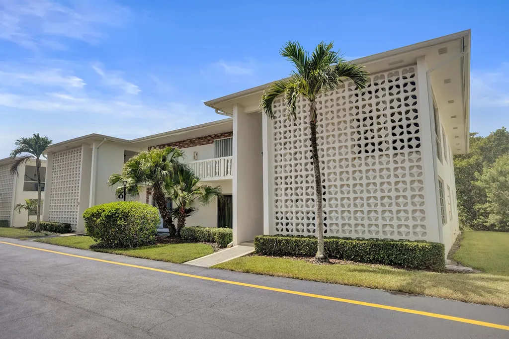 4501 S Ocean Boulevard Lantana FL 33480