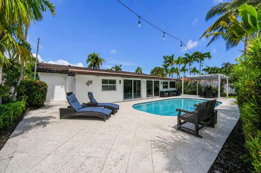 1080 SE 9th Avenue Pompano Beach FL 33060