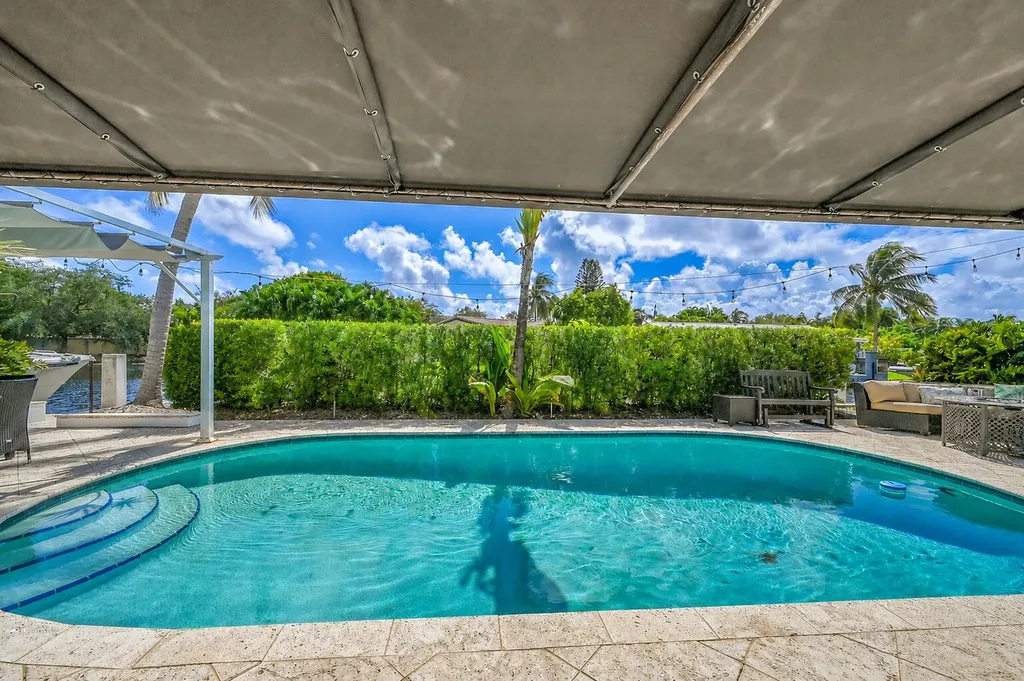 1080 SE 9th Avenue Pompano Beach FL 33060