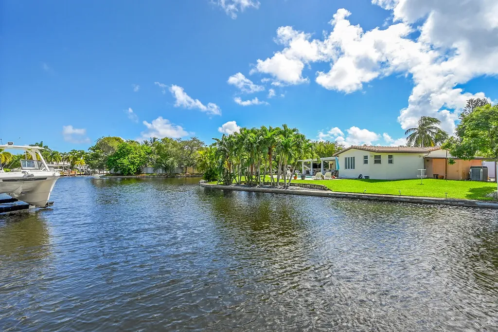 1080 SE 9th Avenue Pompano Beach FL 33060