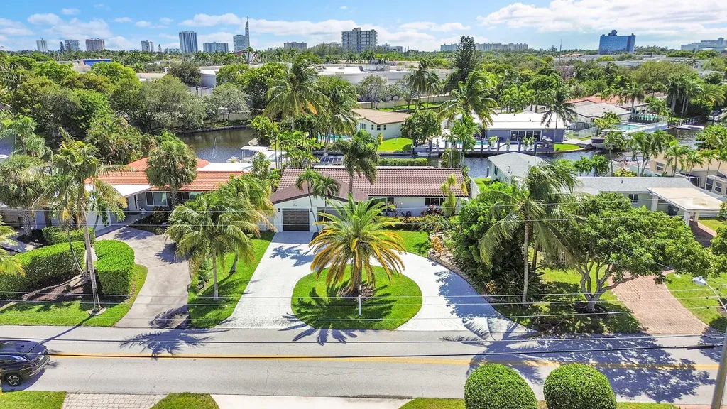 1080 SE 9th Avenue Pompano Beach FL 33060