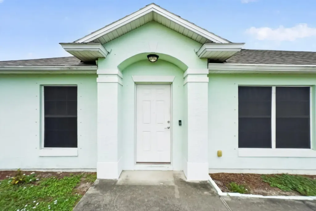 7816 100th Avenue Vero Beach FL 32967