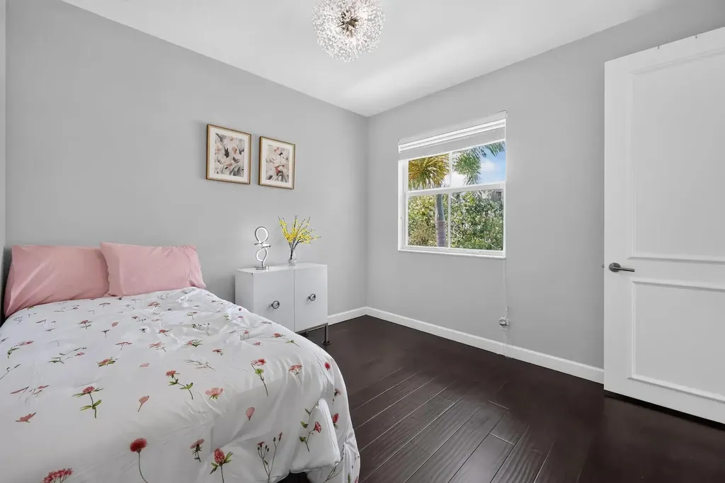 143 Isle Verde Way Palm Beach Gardens FL 33418
