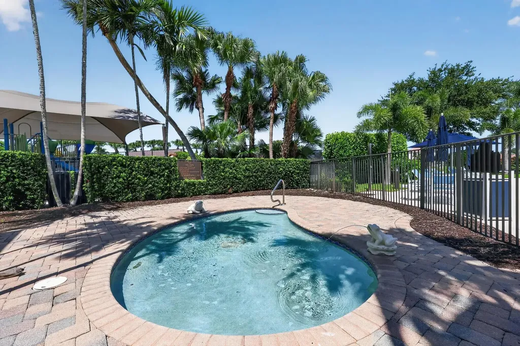 143 Isle Verde Way Palm Beach Gardens FL 33418