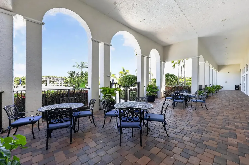 143 Isle Verde Way Palm Beach Gardens FL 33418