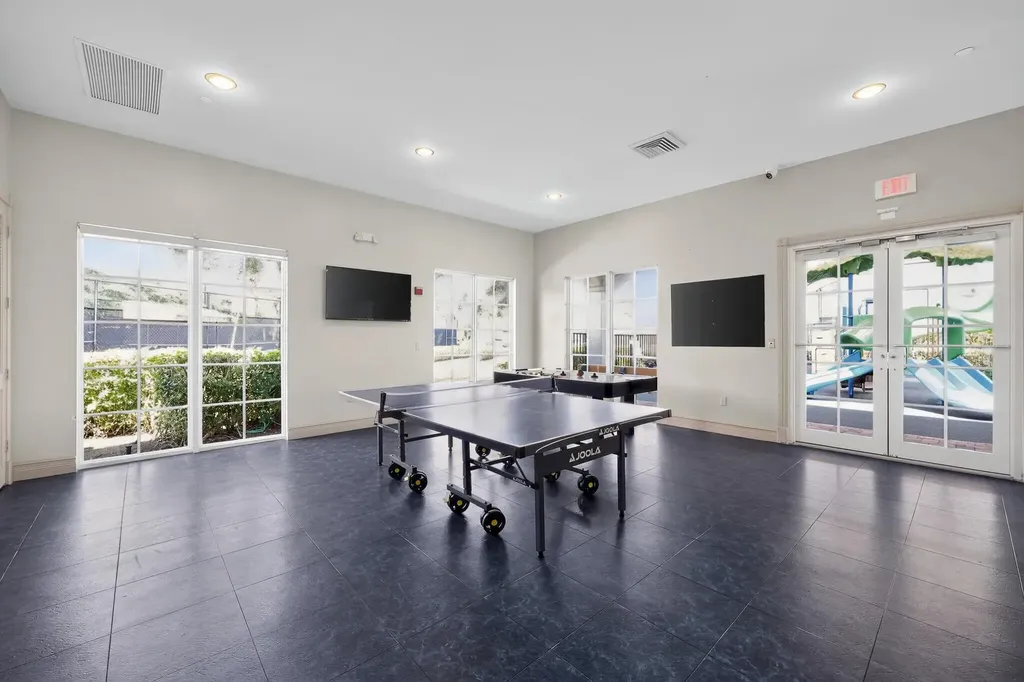 143 Isle Verde Way Palm Beach Gardens FL 33418