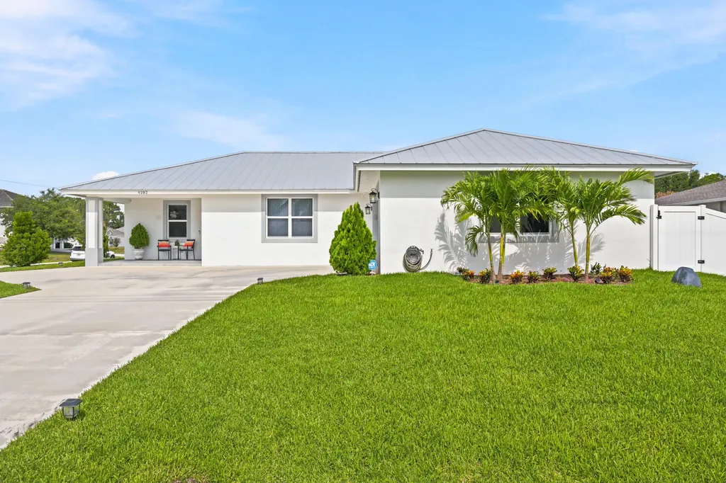 4282 SW Earnest Street Port St Lucie FL 34953