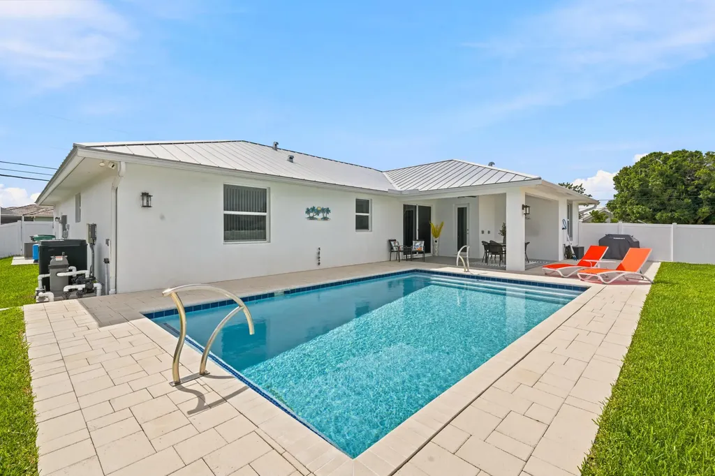 4282 SW Earnest Street Port St Lucie FL 34953
