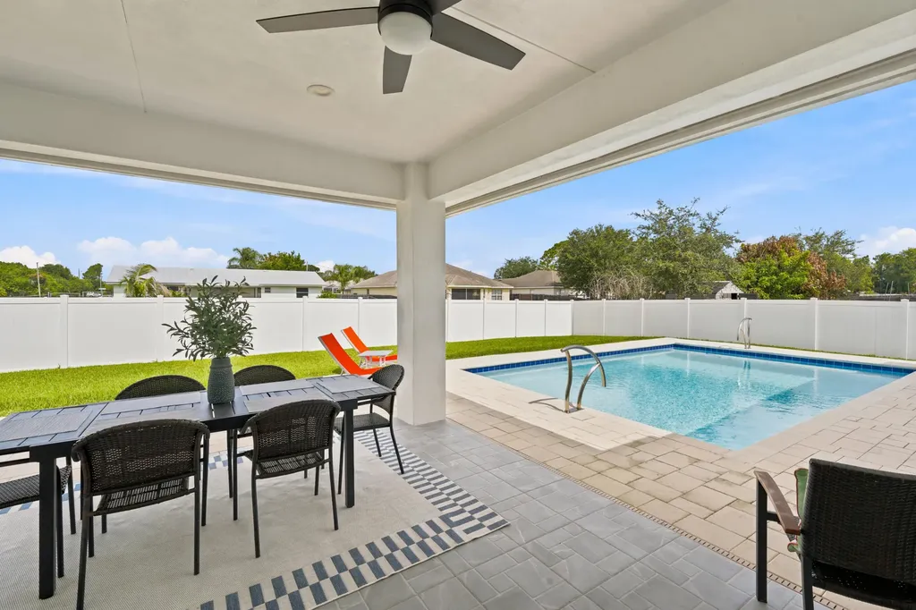 4282 SW Earnest Street Port St Lucie FL 34953