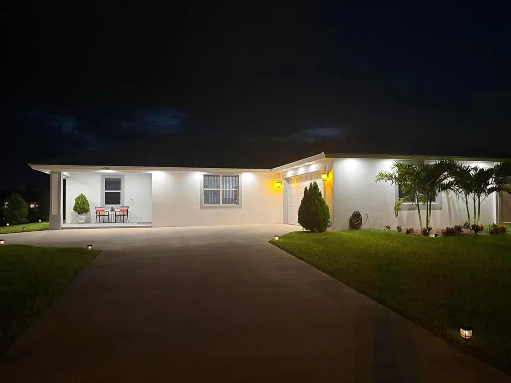 4282 SW Earnest Street Port St Lucie FL 34953
