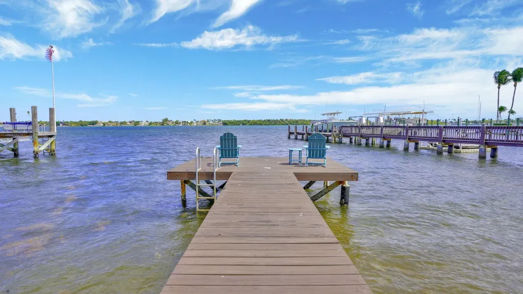 631 Lakeside Harbor Boynton Beach FL 33435