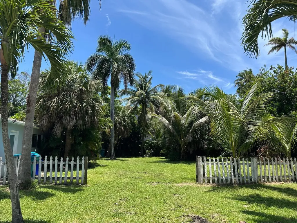 631 Lakeside Harbor Boynton Beach FL 33435